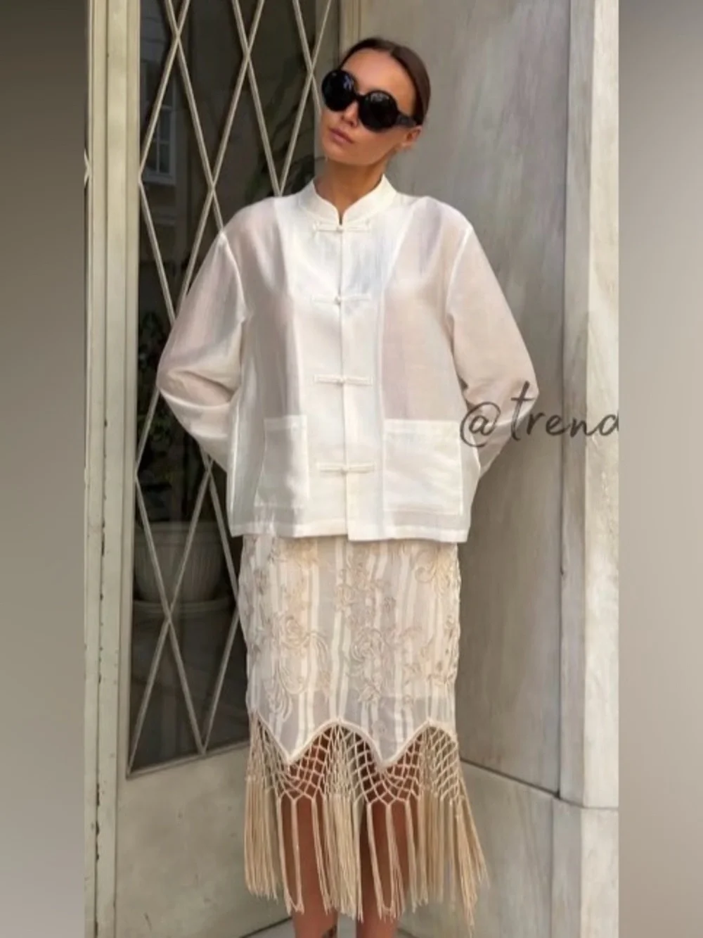 VIRAL NEW ZARA midi fringe skirt with Beaded detail.
Size S
🚨NO DISCOUNT - Picture 13 of 16
